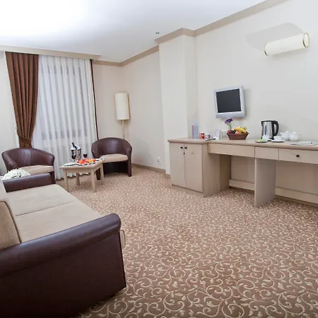 Sergah Hotel